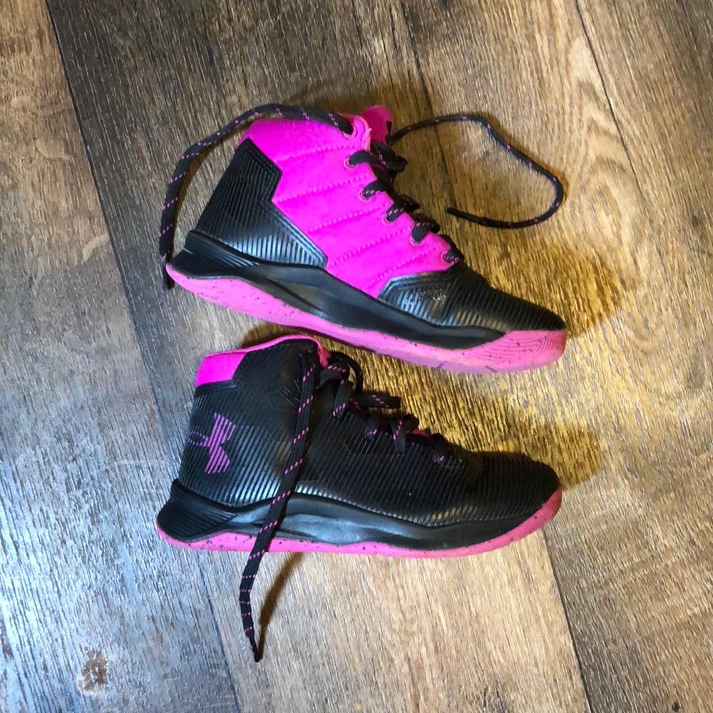 Girls Under Armor shoes